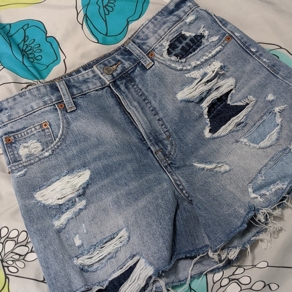 NWOT Lucky Brand Distressed Denim Shorts